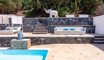 Resa estates Ibiza san Jose te koop villa main terrace.jpg